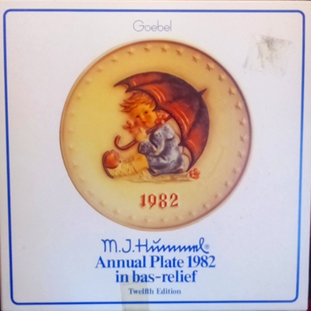 M.J. HUMMEL 1982